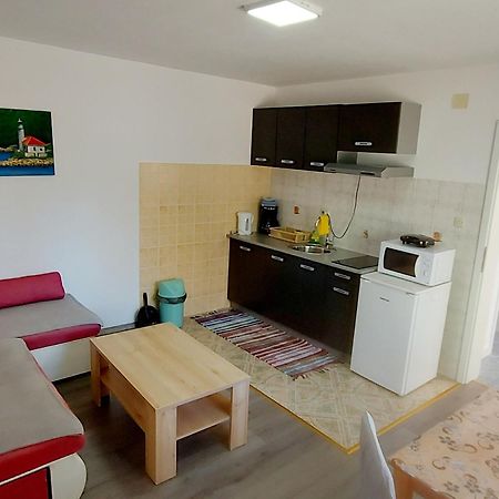 Ema & Sea Apartment'S With Free Private Parking Pula Exterior photo