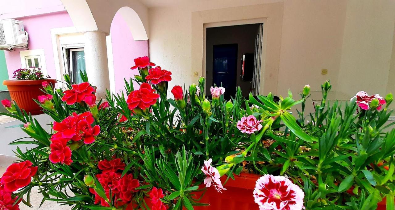 Ema & Sea Apartment'S With Free Private Parking Pula Exterior photo