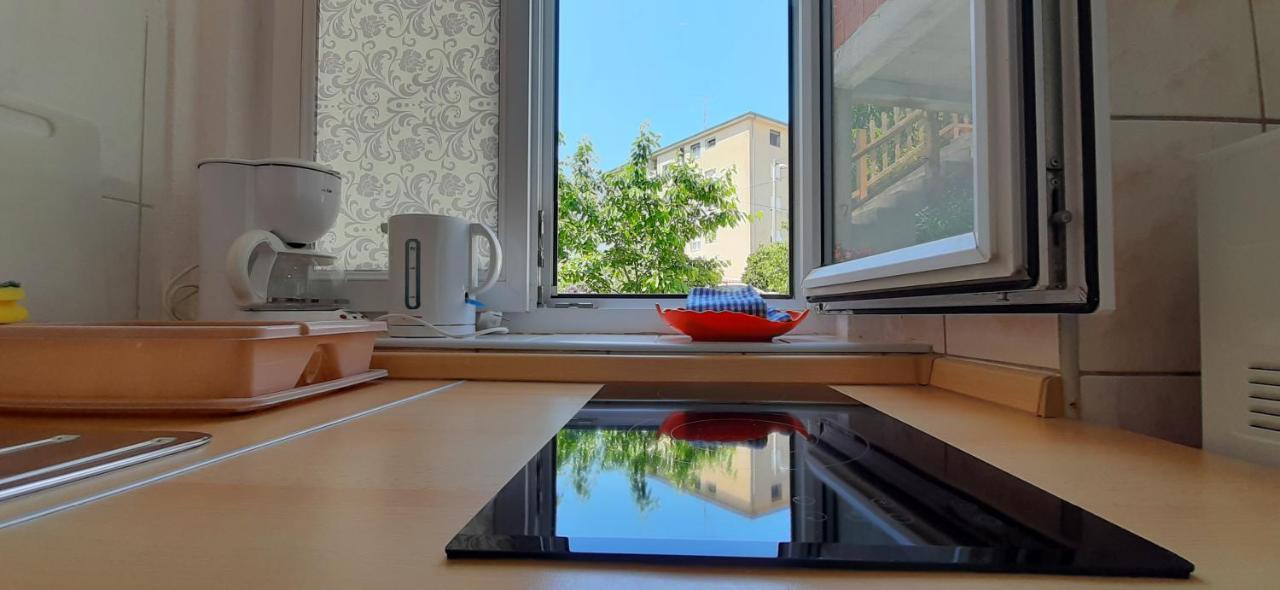 Ema & Sea Apartment'S With Free Private Parking Pula Exterior photo