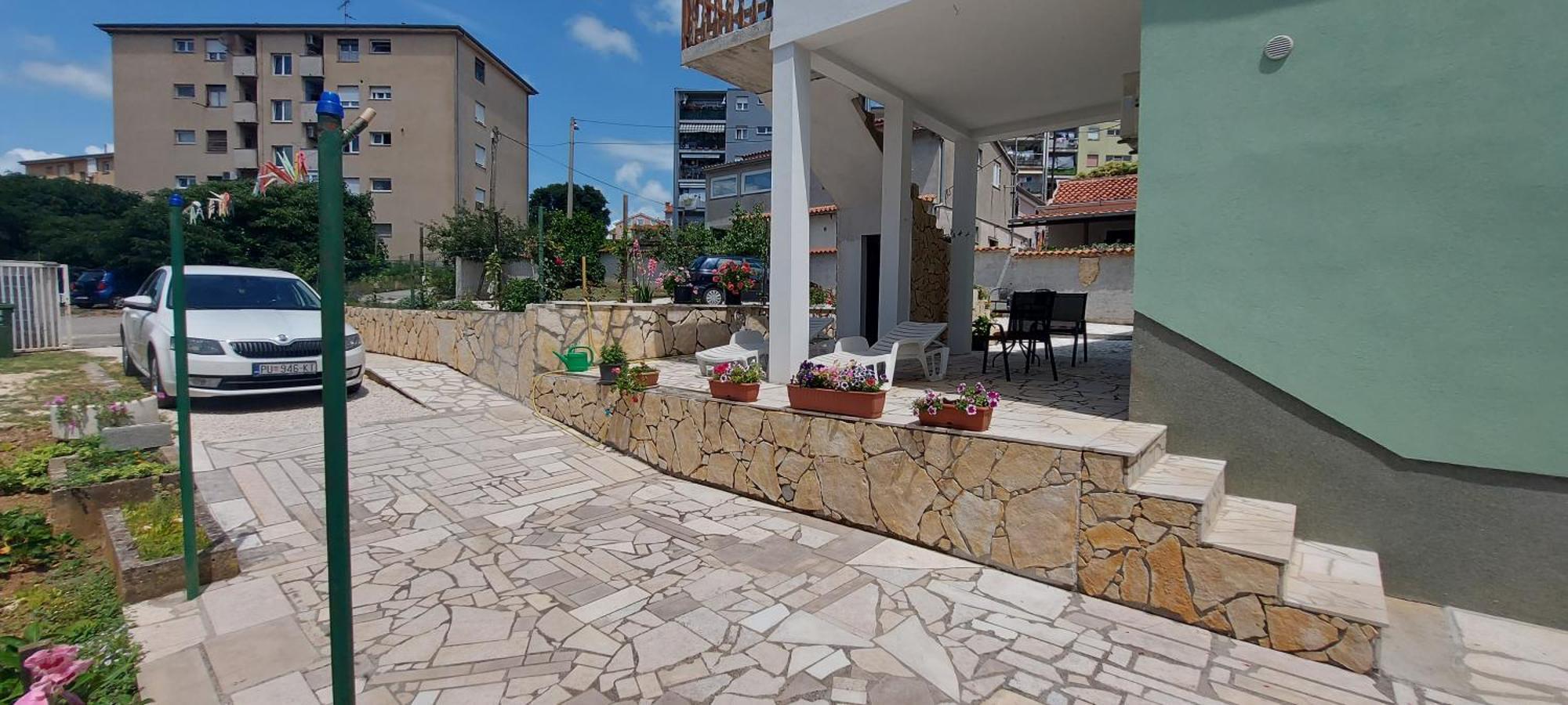Ema & Sea Apartment'S With Free Private Parking Pula Exterior photo